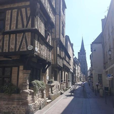 Appartement Au cœur du vieux Bayeux, logement de charme Extérieur photo